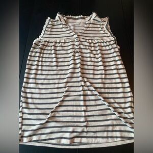 Woman’s sleeveless